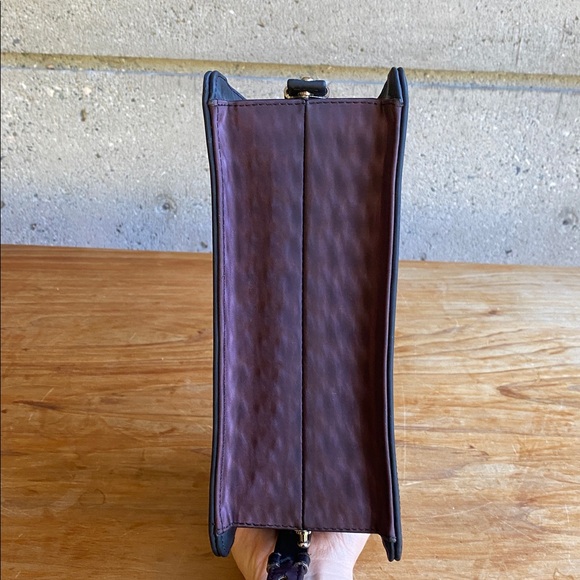 🤍 D Collection Elegant Structured Handbag - Picture 7 of 10